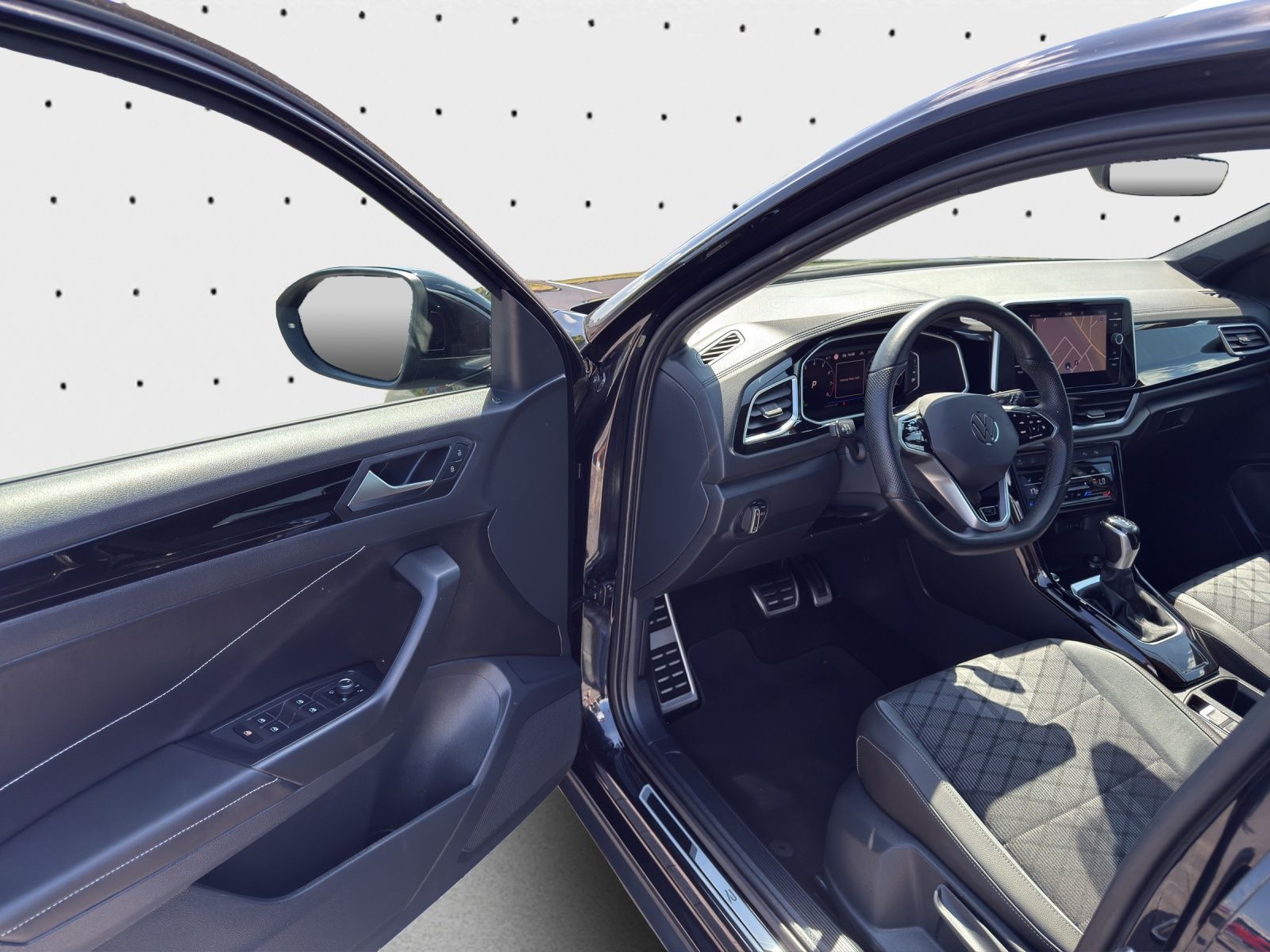 Volkswagen T-Roc 1.5 TSI DSG R-LINE - Samsaru's Car Outlet