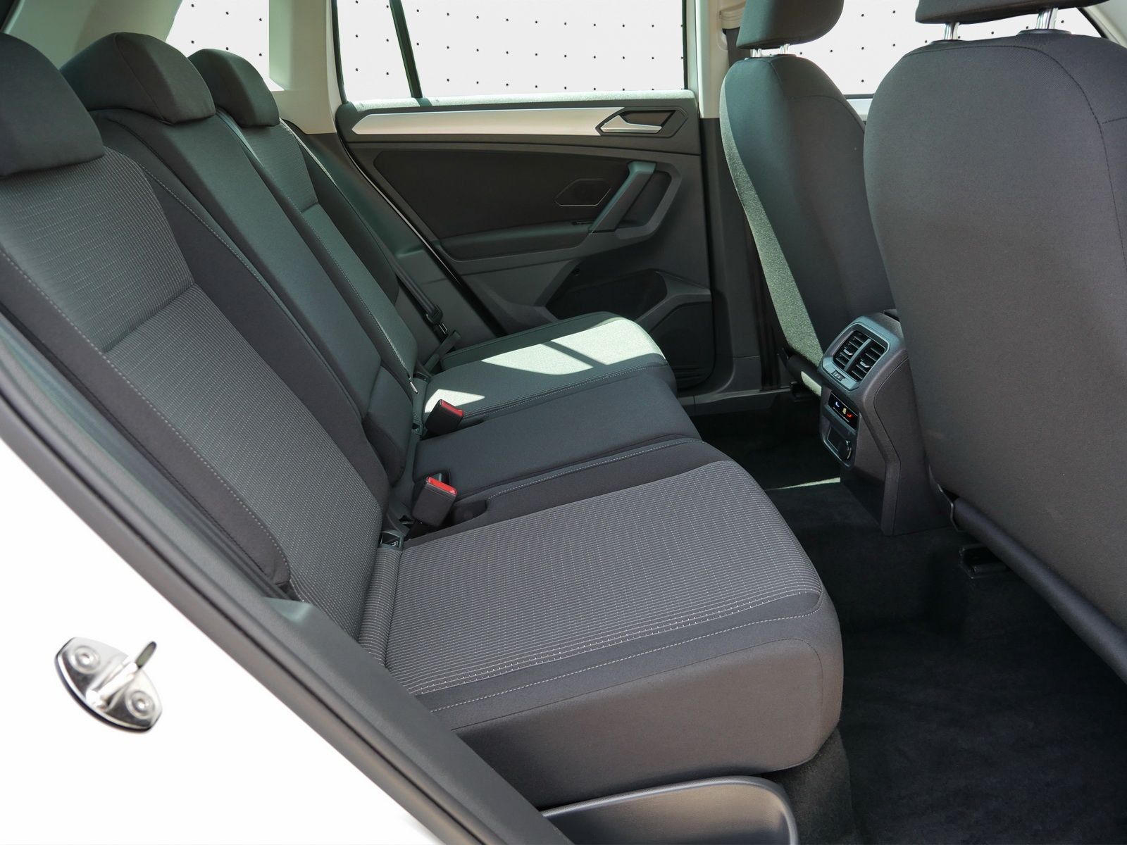 Volkswagen Tiguan 2.0 TDI - Samsaru's Car Outlet