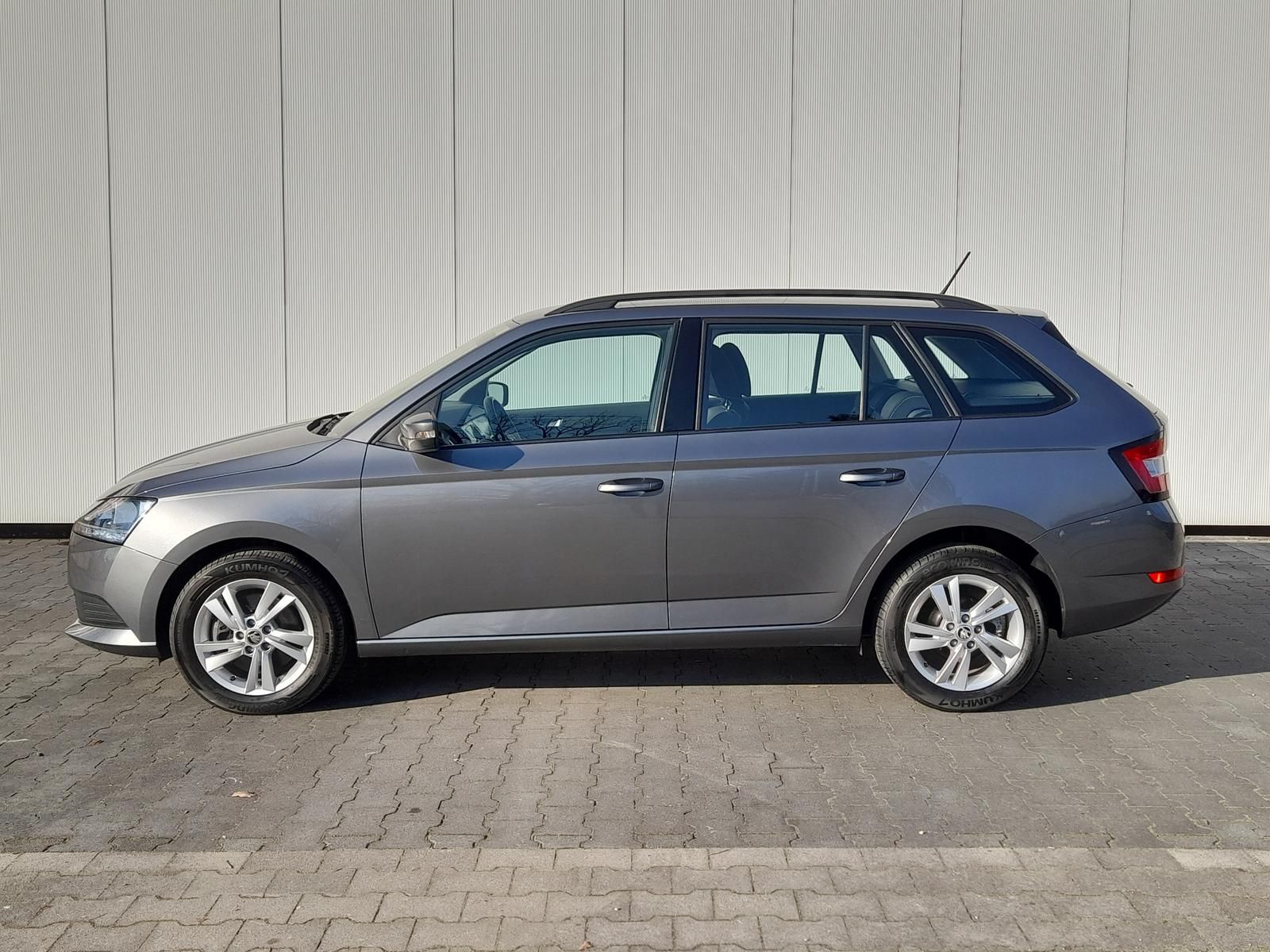 Skoda Fabia Combi Ambition - Samsaru's Car Outlet
