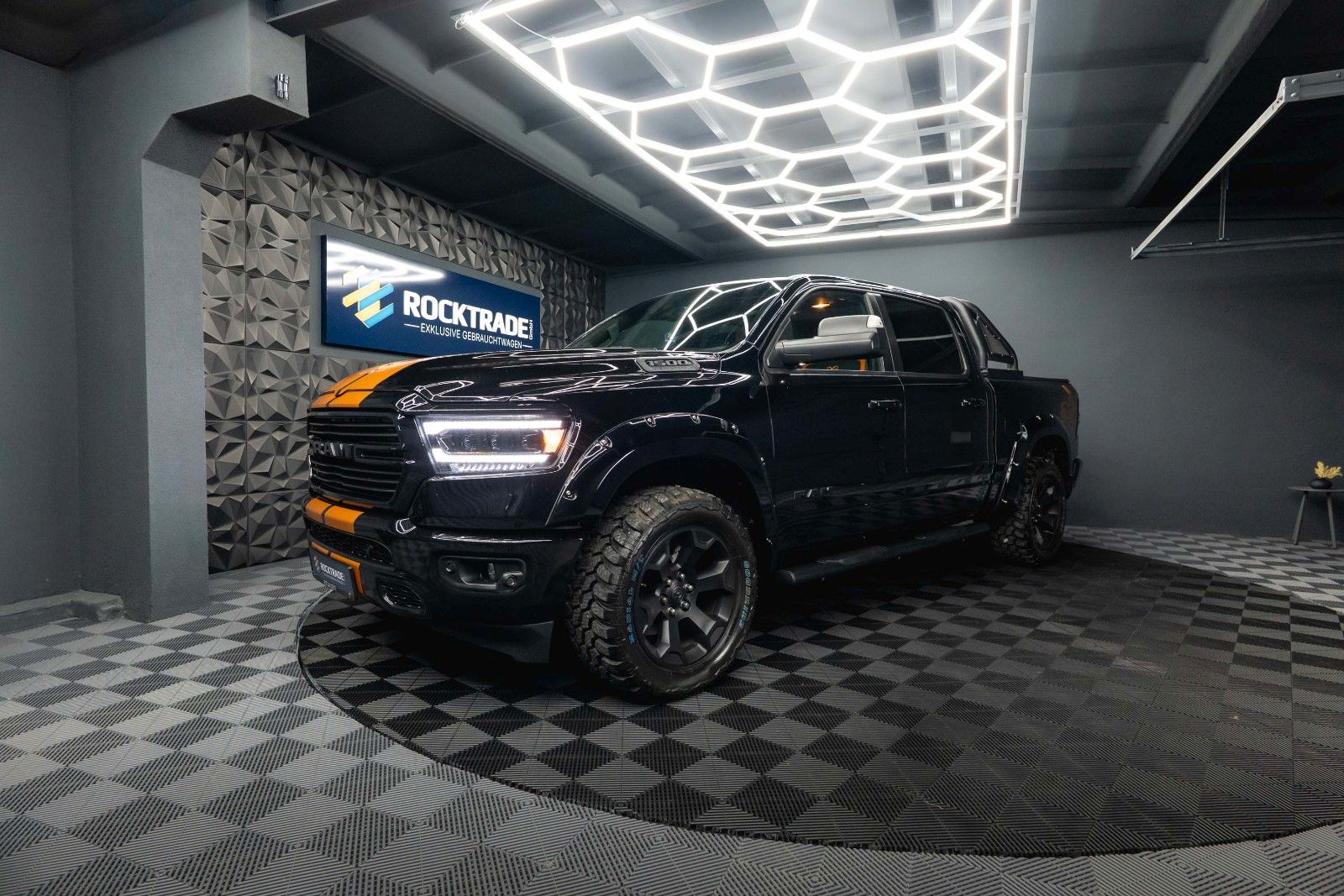 Dodge RAM 5.7 V8 HEMI 4x4 OFFROAD Night-Paket *LED*19%