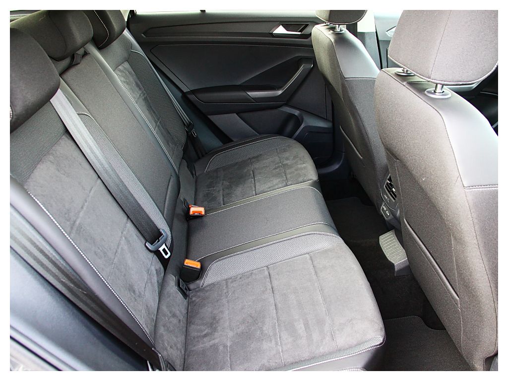 Volkswagen T-ROC Style DSG - Samsaru's Car Outlet