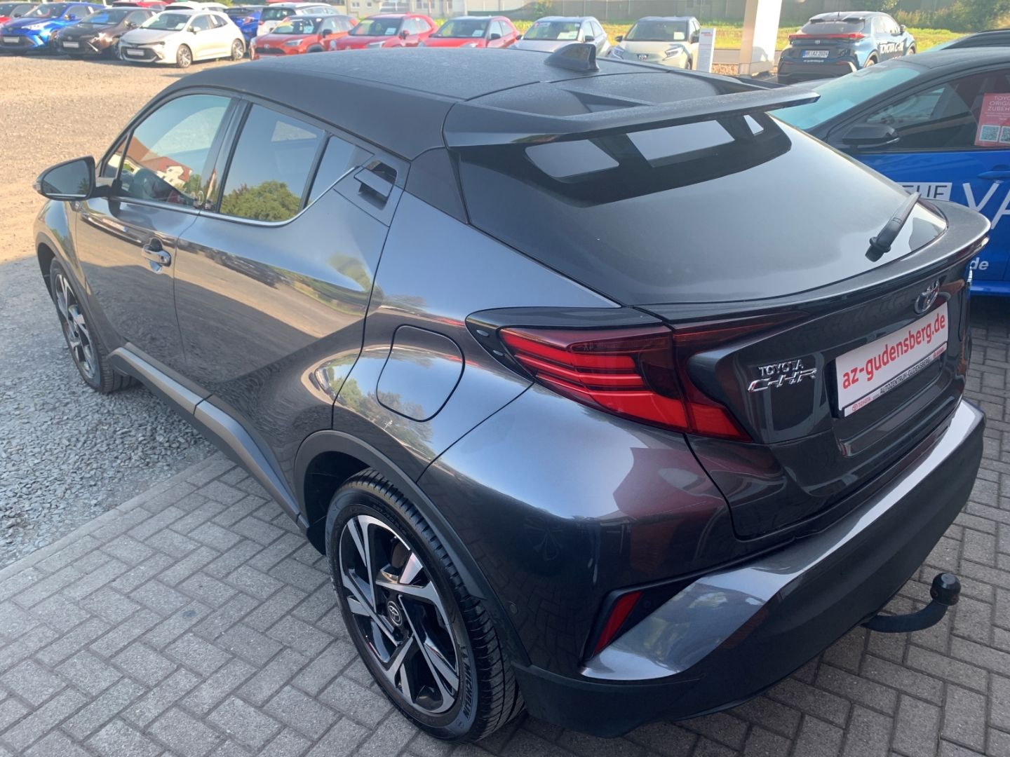 Toyota C-HR Hybrid Team D - Samsaru's Car Outlet