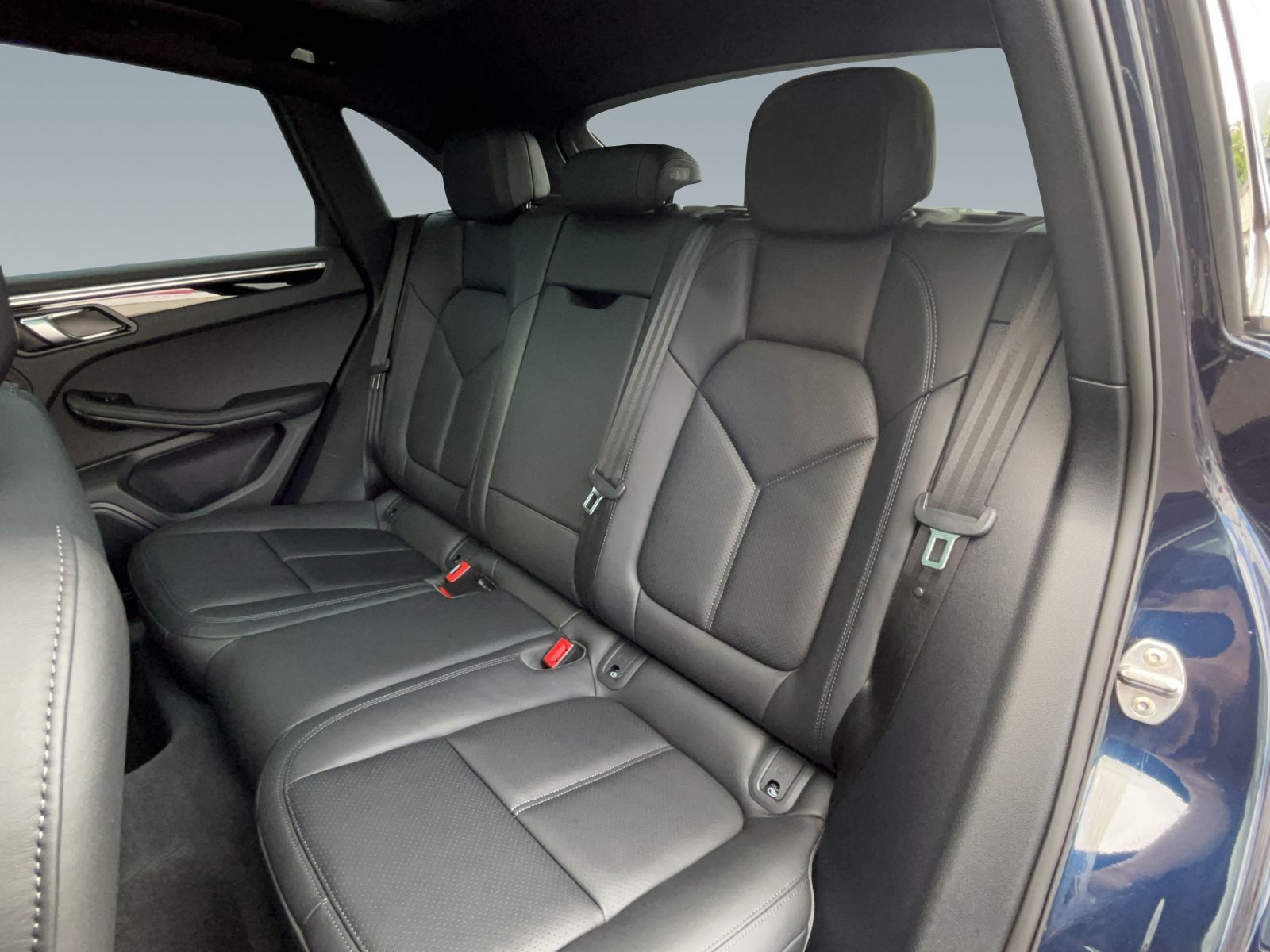 Porsche Macan S - Samsaru's Car Outlet