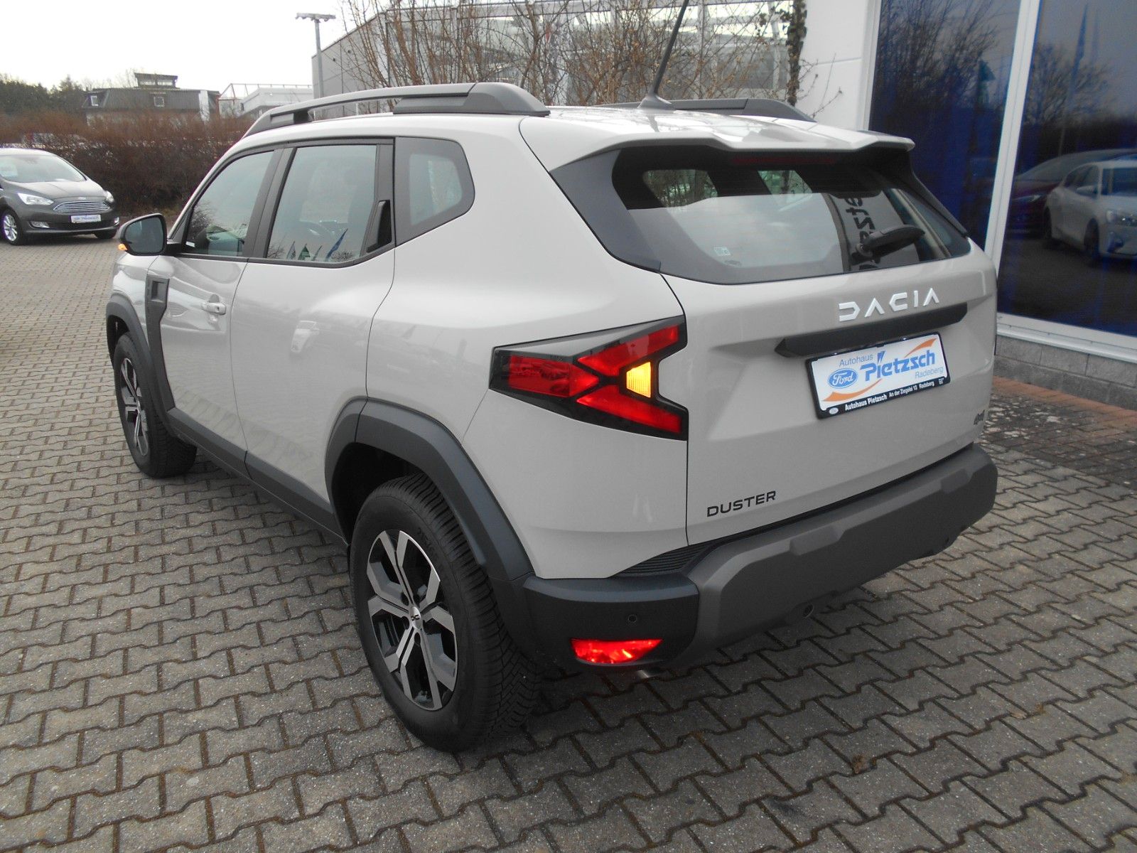 Dacia Duster III TCe 130 Expression 4x4 - Samsaru's Car Outlet