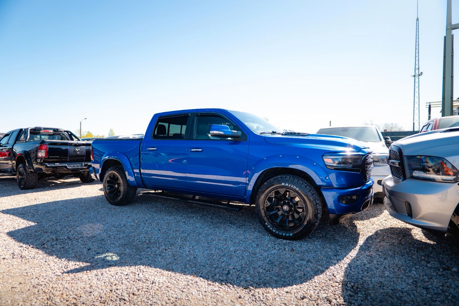 Dodge RAM 5.7 V8 HEMI 4x4 OFFROAD Night Limited 19%