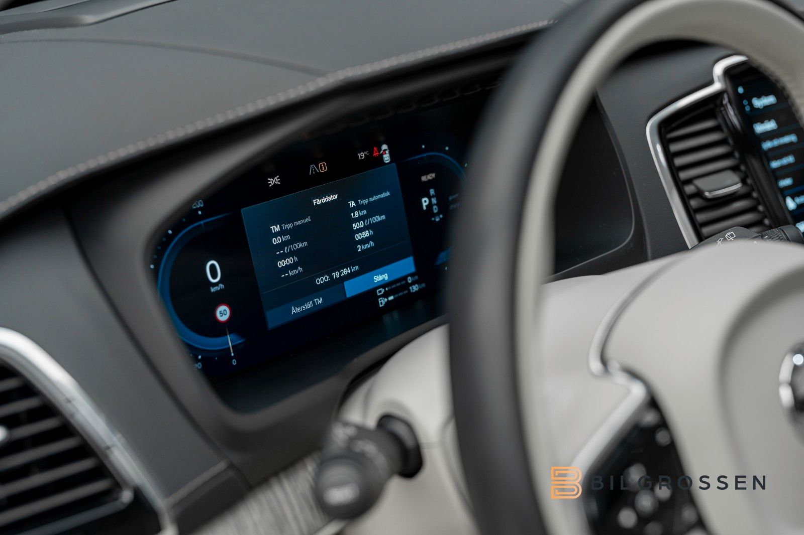 Volvo XC90 T8 Recharge Ultimate Dark B&W Pano HUD