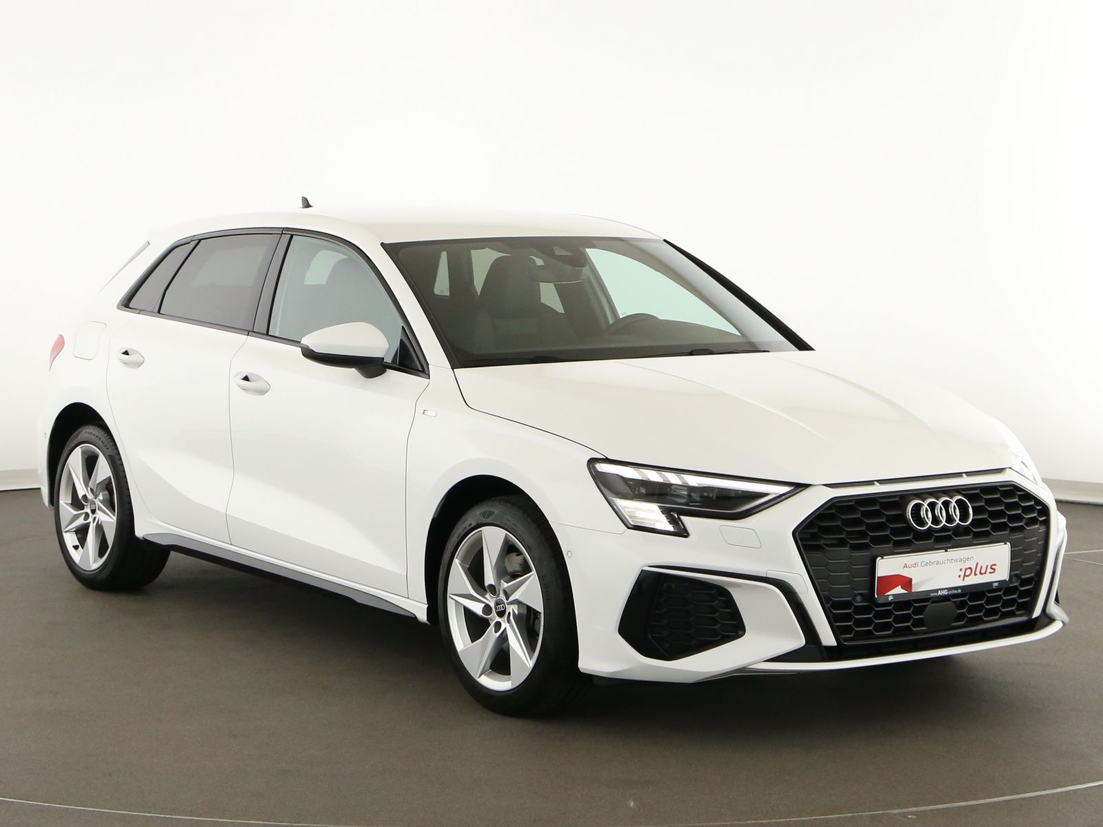 Audi A3 Sportback 40 TFSI e S line - Samsaru's Car Outlet