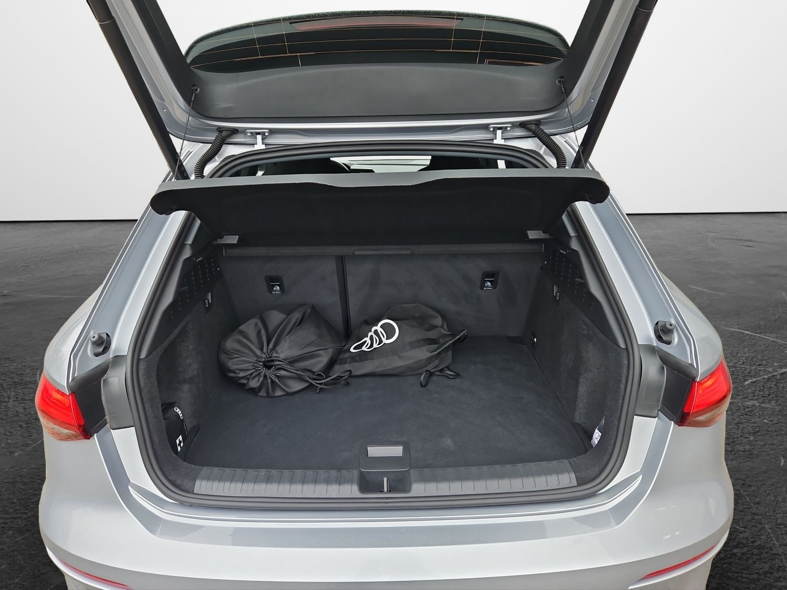 Audi A3 Sportback 40 TFSI e S tronic advanced - Samsaru's Car Outlet
