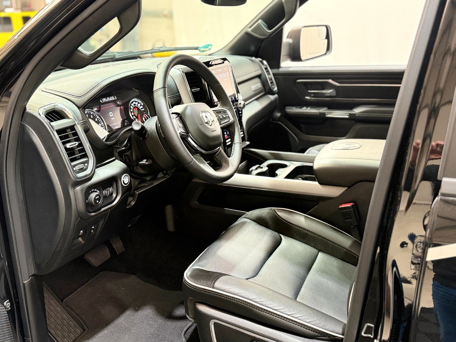 Dodge RAM 1500 Laramie Sport MY25 *LPG,REVOLVER,AHK*