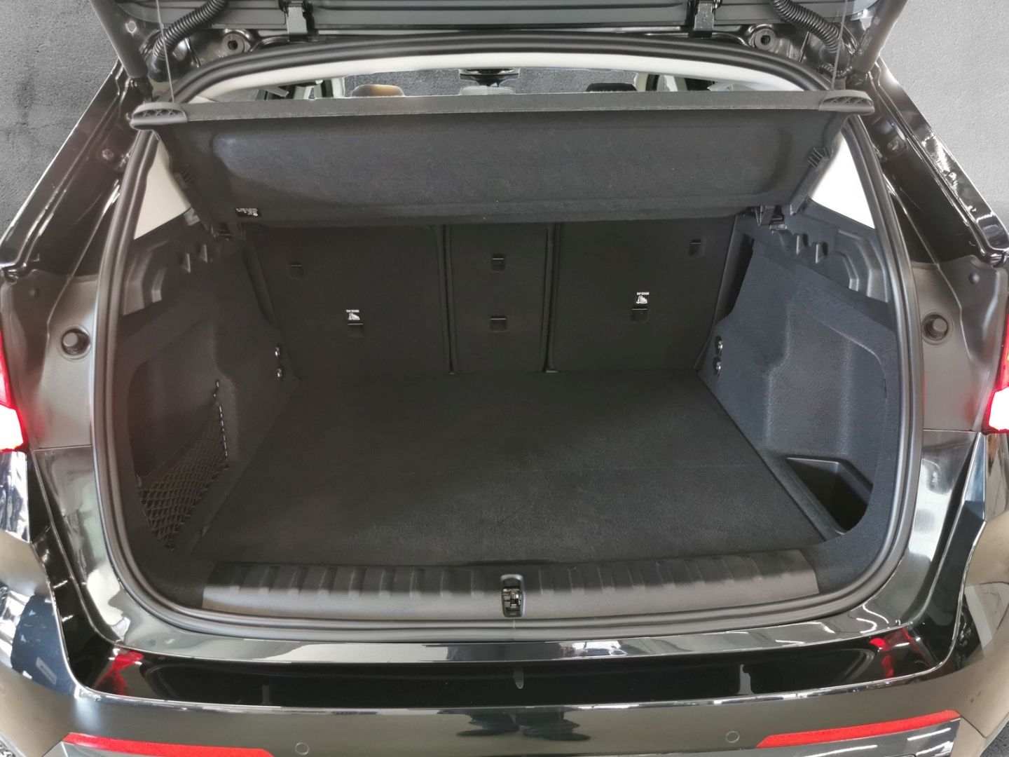 BMW X1 xDRIVE 20d xLine - Samsaru's Car Outlet