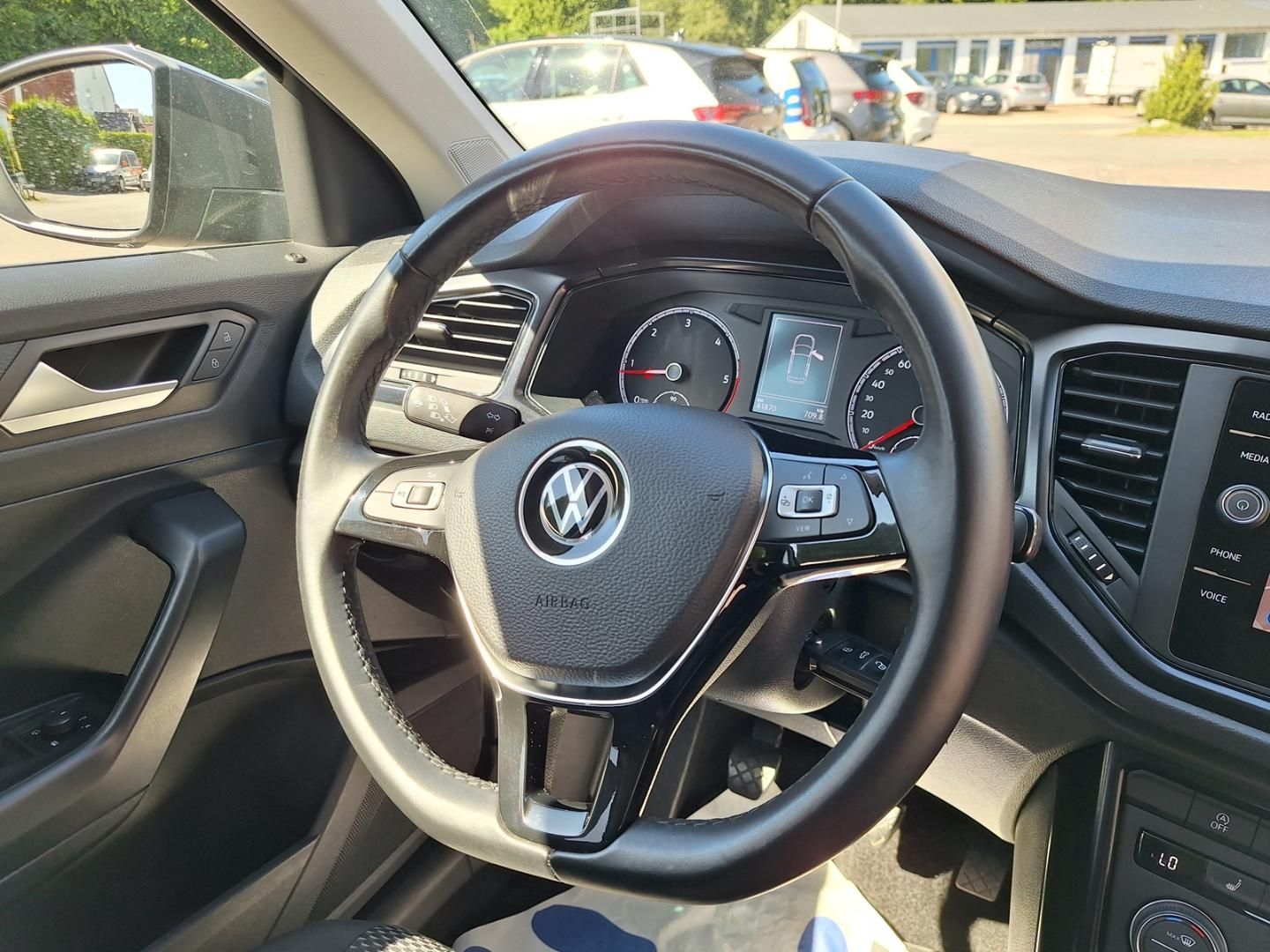 Volkswagen T-ROC 1.6 TDI - Samsaru's Car Outlet