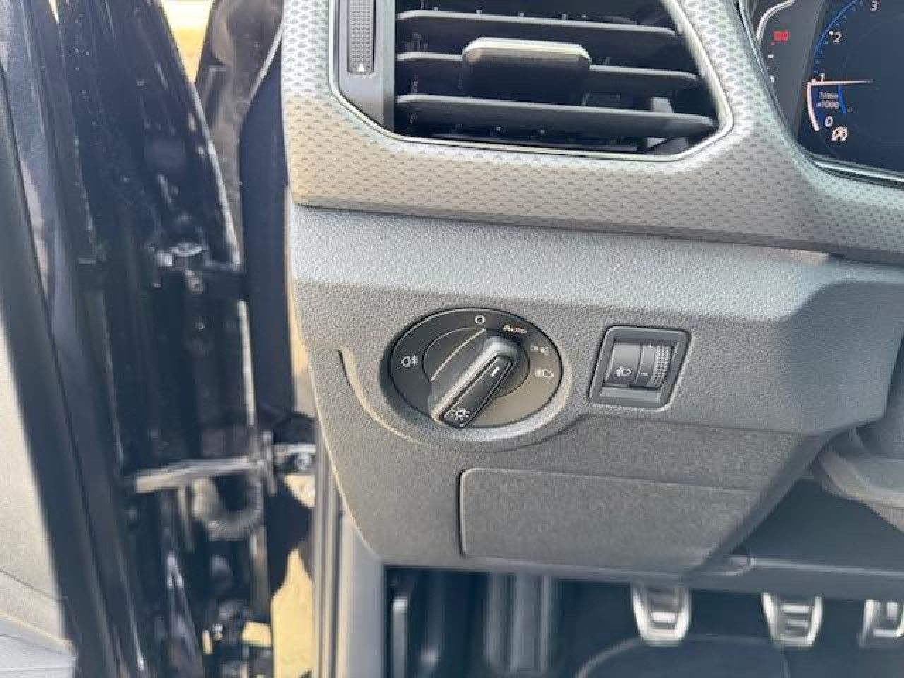 Volkswagen T-Cross Active 1.0 TSI - Samsaru's Car Outlet