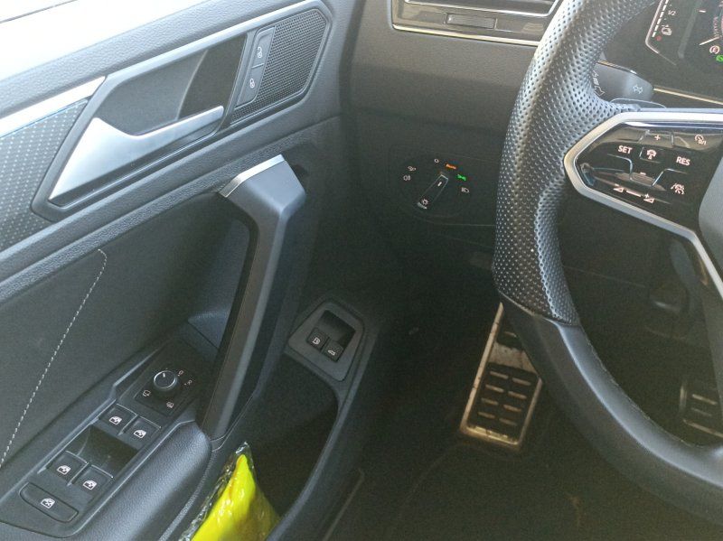 Volkswagen Tiguan 1.4 TSI eHybrid R-Line  AHK+MATRIX-LED+NA