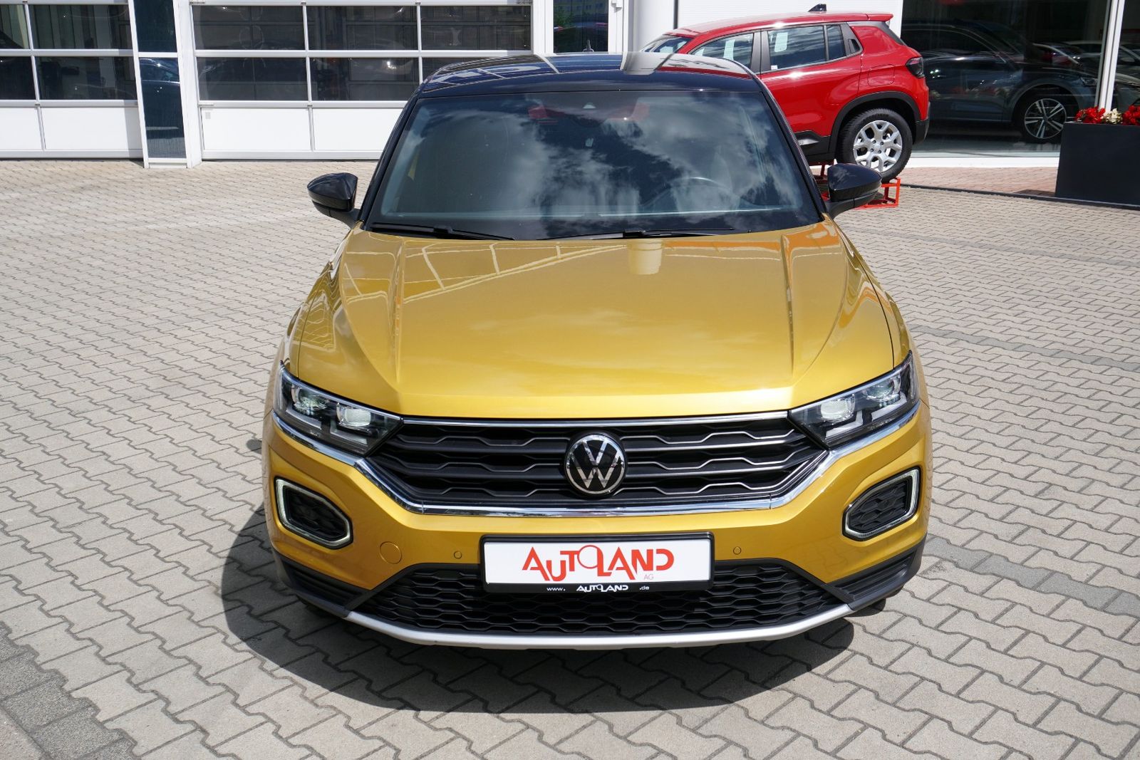 Volkswagen T-Roc 2.0 TDI Active - Samsaru's Car Outlet