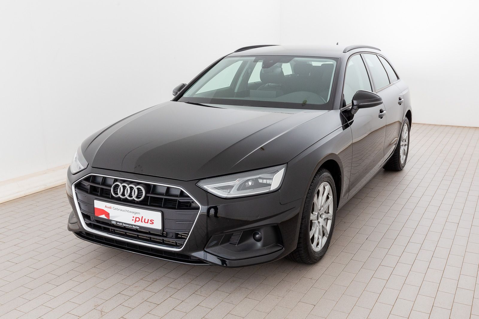 Audi A4 Avant 35 TFSI - Samsaru's Car Outlet