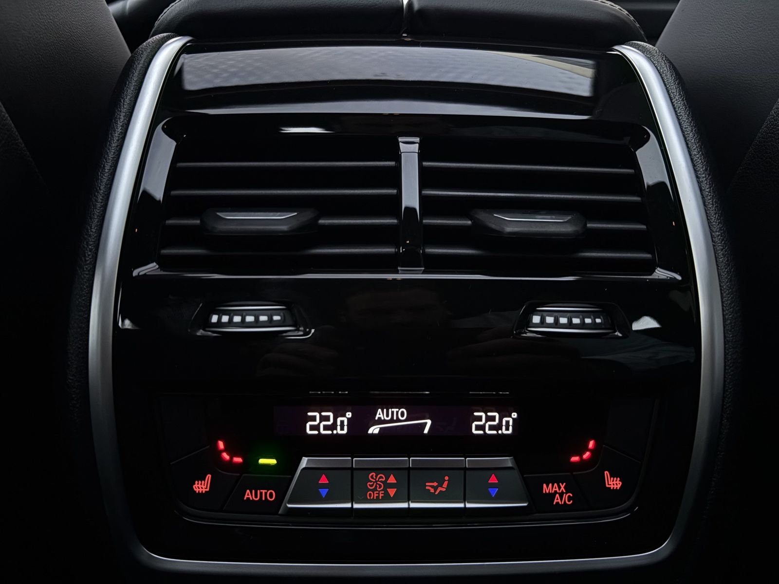 BMW X6 xDrive40d MSport PANO AHK DA PROF PA PROF 22"