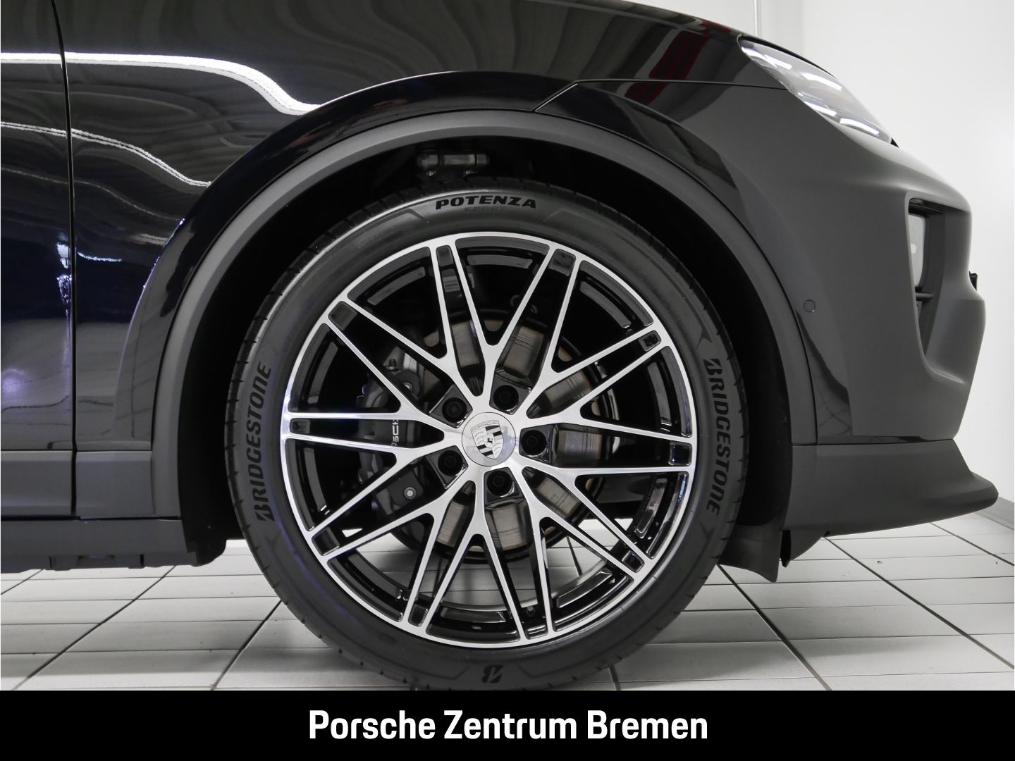 Porsche Macan 4 - Samsaru's Car Outlet
