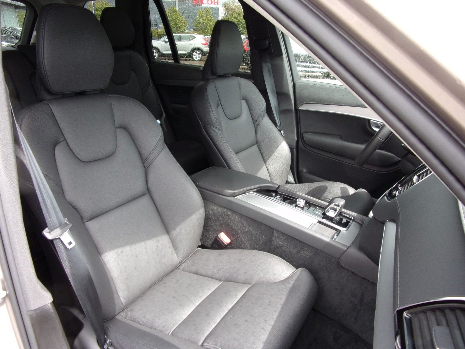Volvo XC 90 B5 Plus Bright AWD - Samsaru's Car Outlet