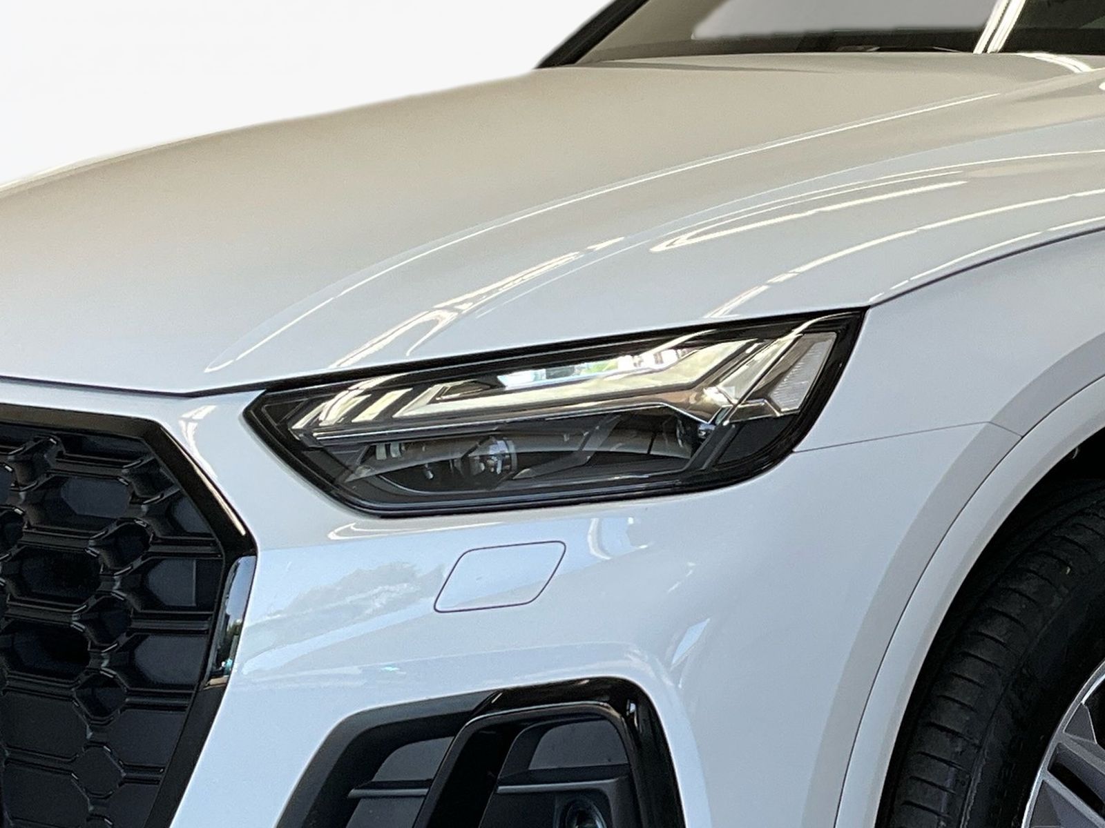 Audi Q5 S-LINE BLACK 40TDI S-TRONIC - Samsaru's Car Outlet