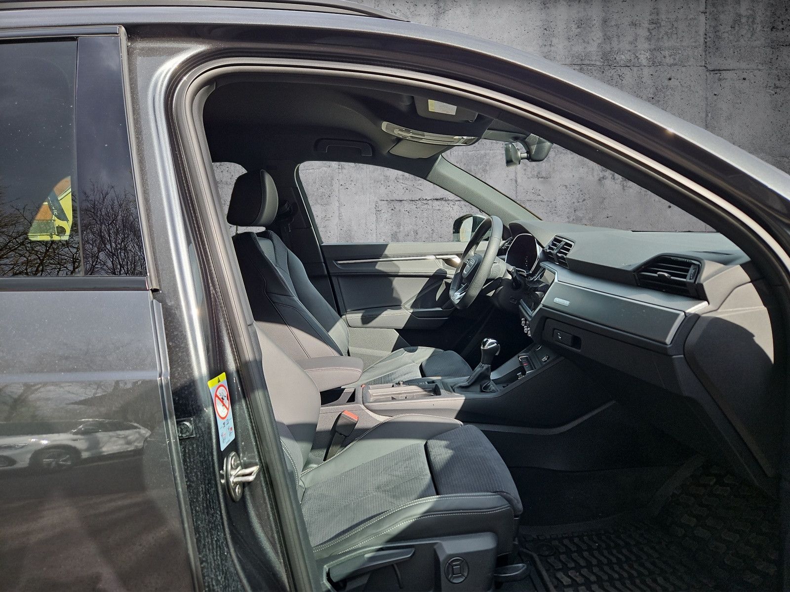 Audi Q3 40 TFSI quattro S tronic S line - Samsaru's Car Outlet