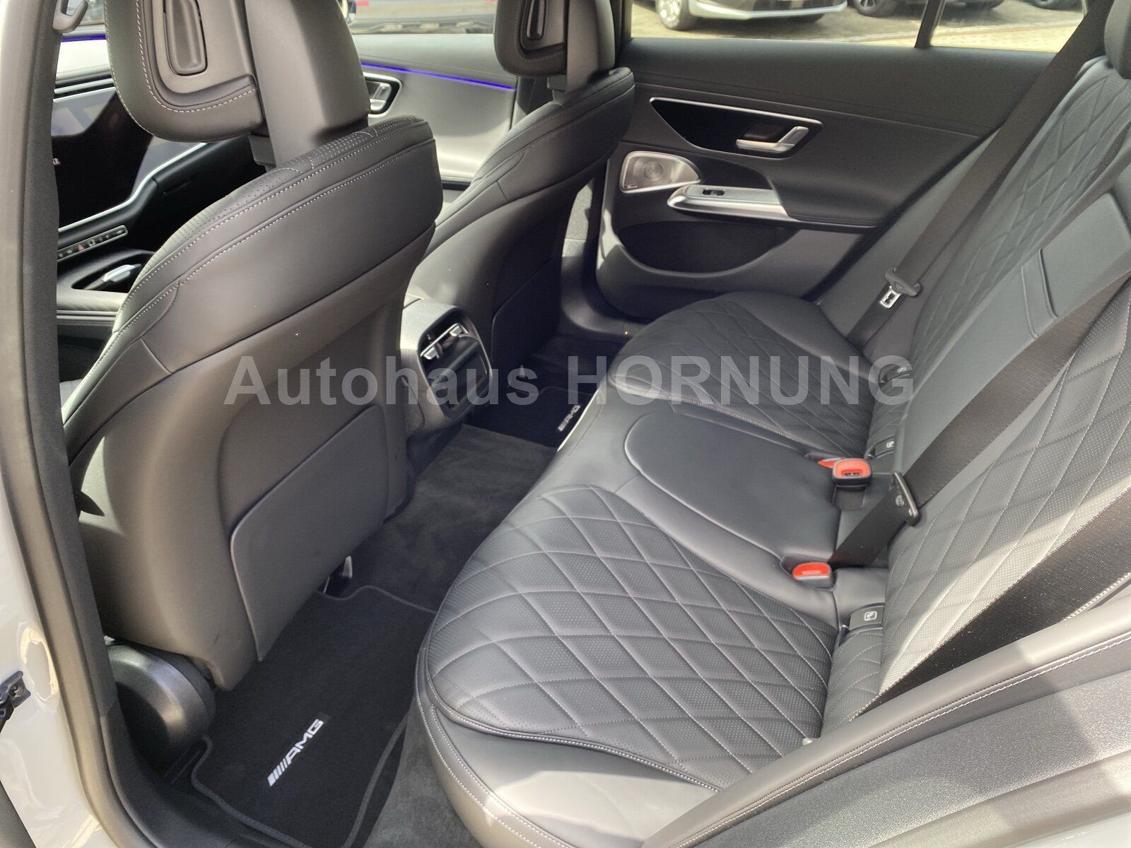 Mercedes-Benz E 450d 4M AMG AIR DIGI HUD AHK NIGHT 360° PANOSD
