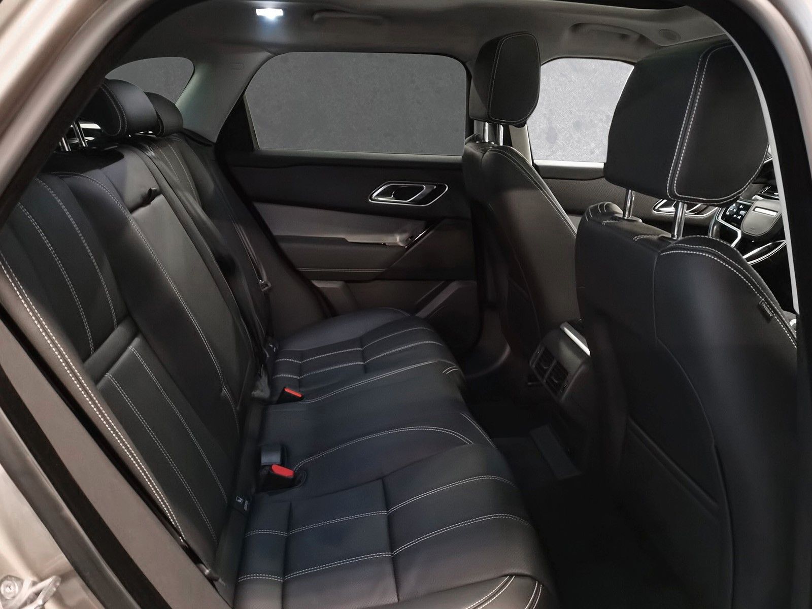 Range Rover Velar D300 R-Dynamic SE - Samsaru's Car Outlet