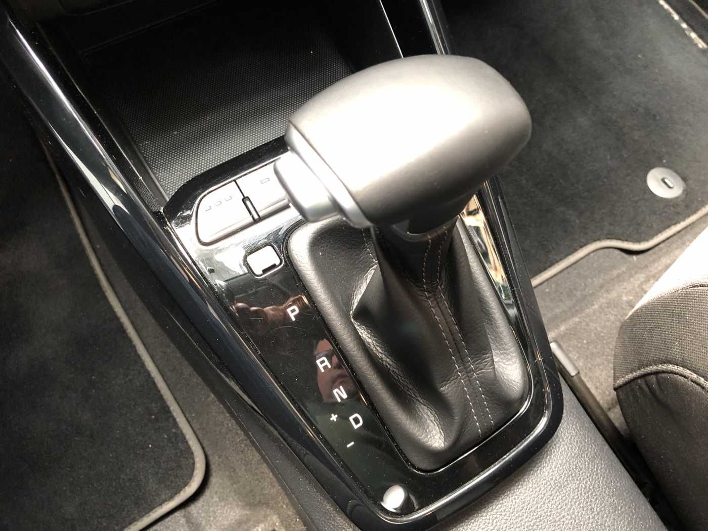 Kia Stonic 1.0i T DCT Vision - Samsaru's Car Outlet