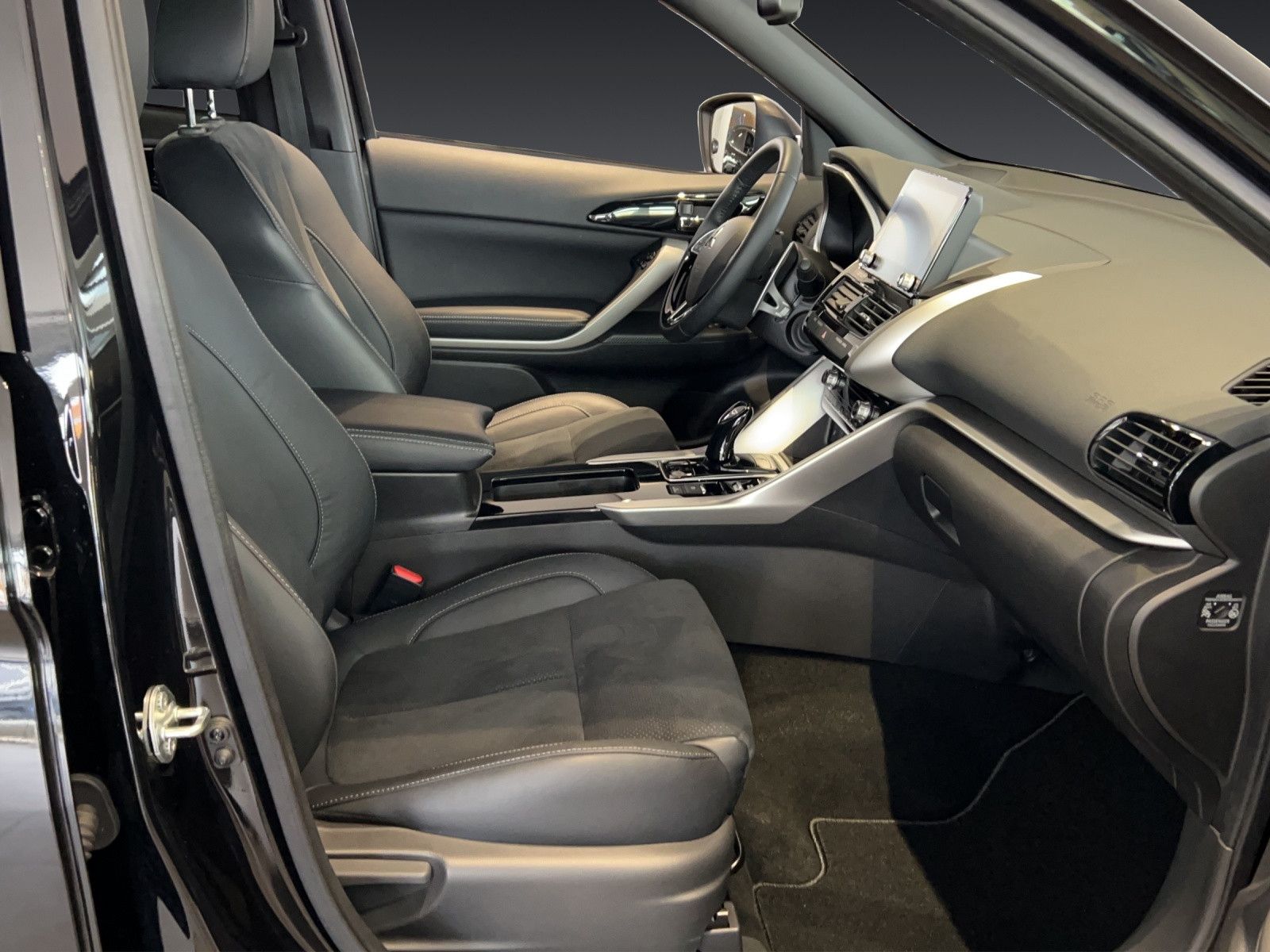 Mitsubishi Eclipse Cross PHEV Select +