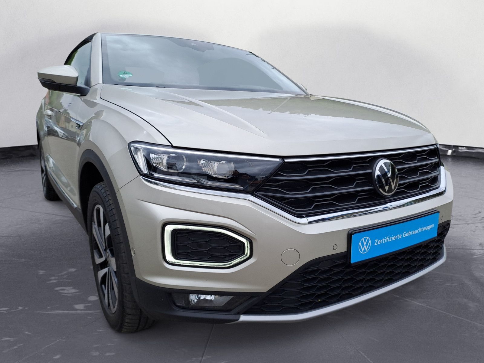Volkswagen T-Roc ACTIVE - Samsaru's Car Outlet
