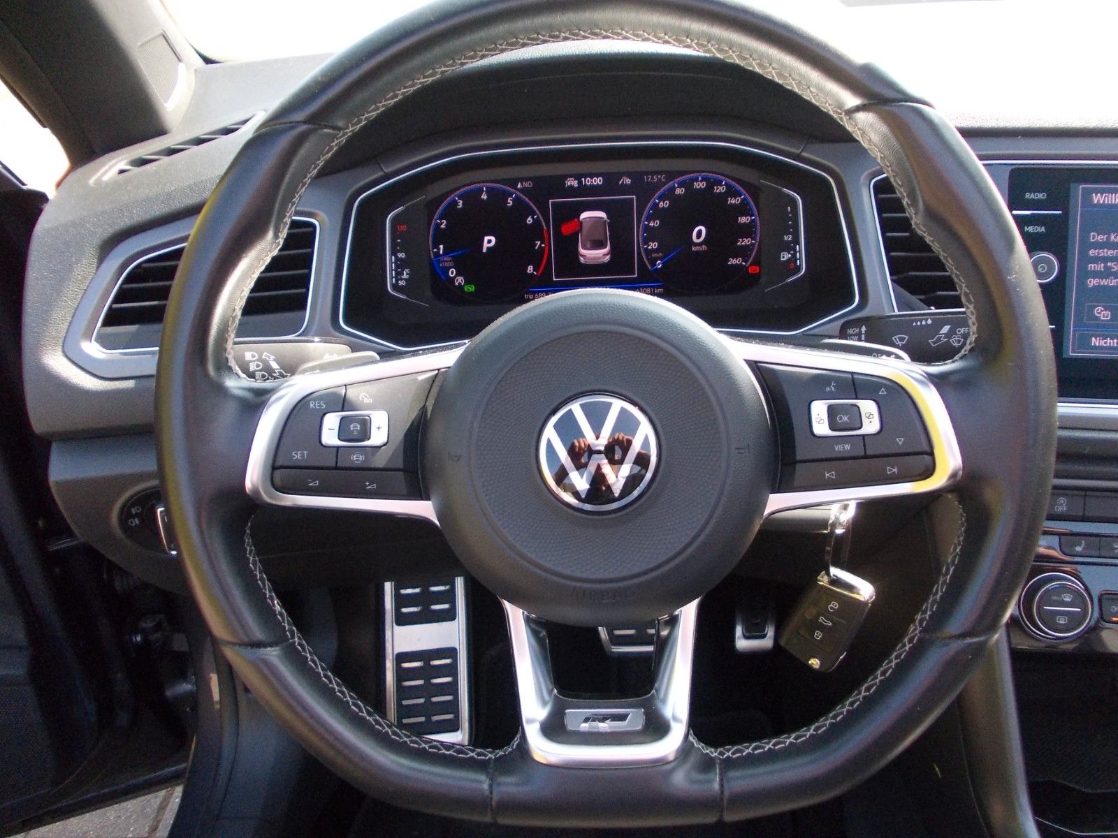 Volkswagen T-Roc R-Line - Samsaru's Car Outlet