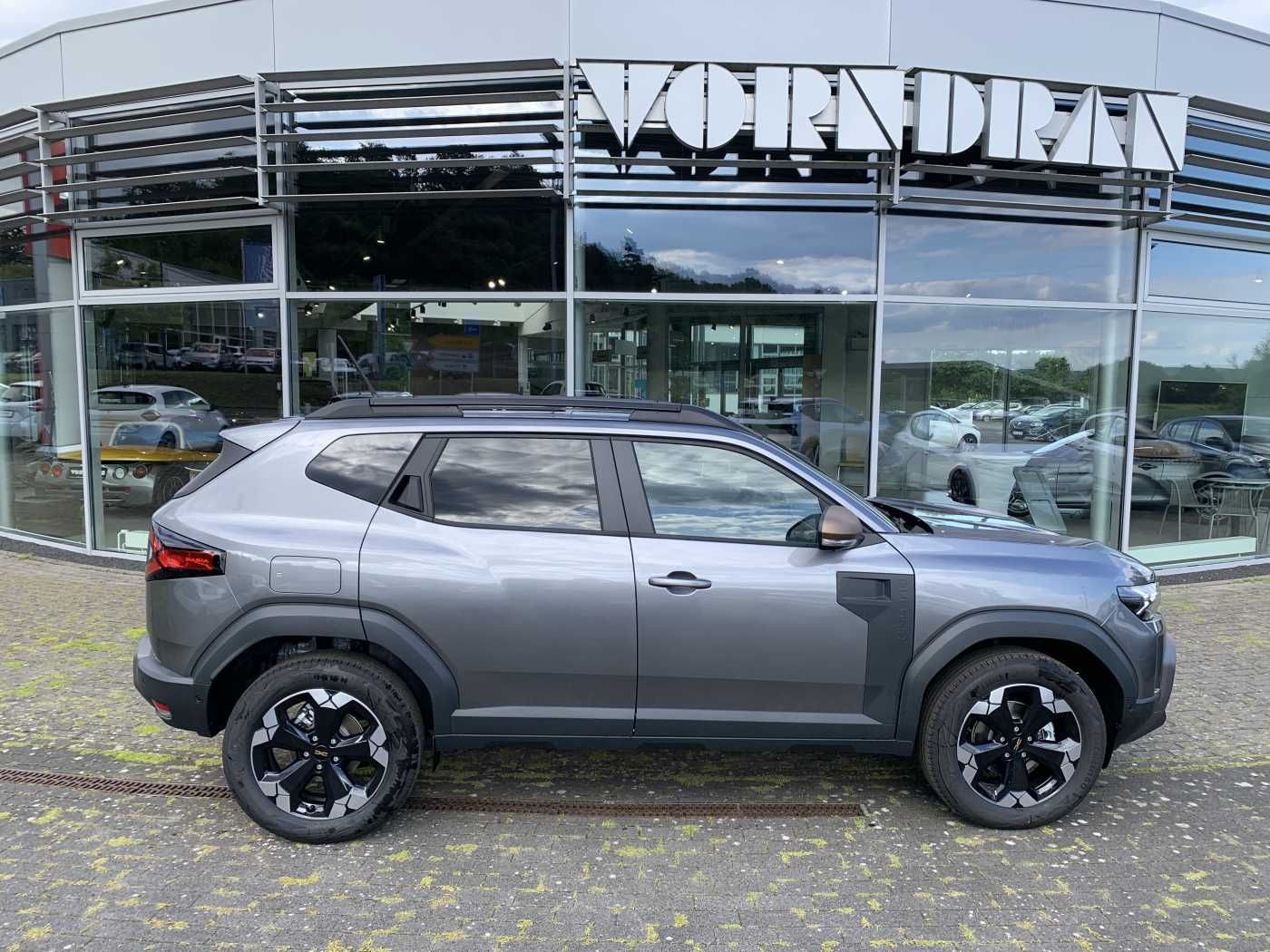 Dacia Duster 3 Extreme MH TCe130 4x4 - Samsaru's Car Outlet