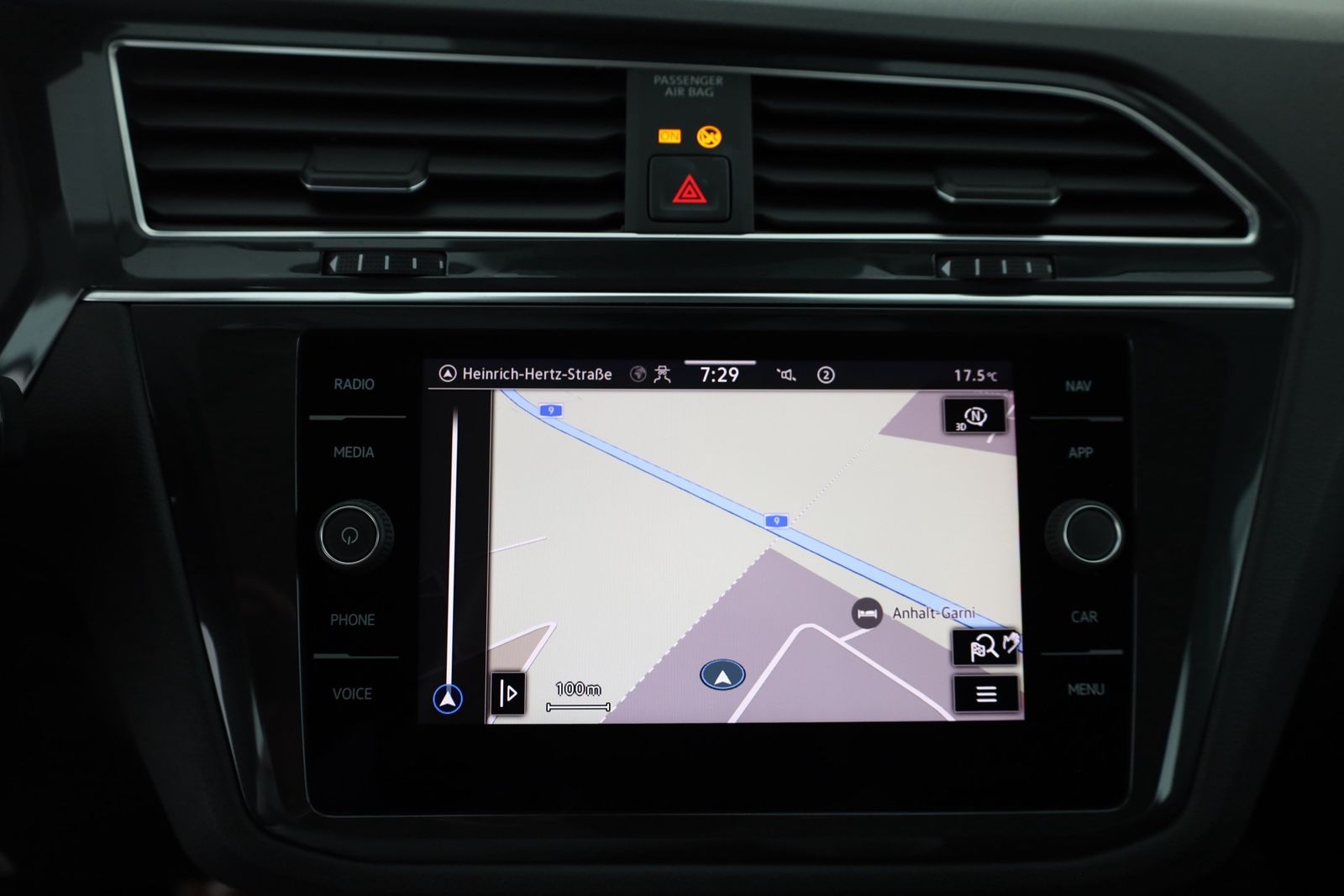 Volkswagen Tiguan 1.5 TSI Life - Samsaru's Car Outlet