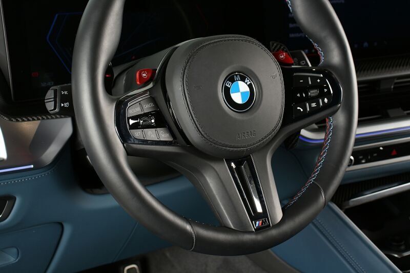 BMW XM Massage B&W ACC HuD Driver´s Package Park+