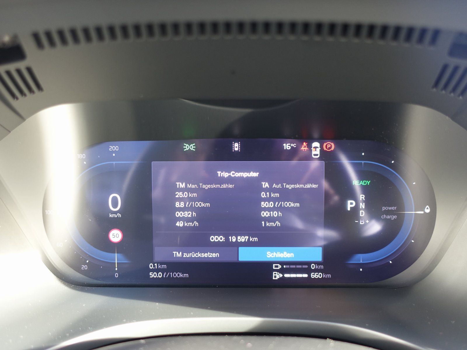 Volvo XC60 Plus T6 AWD Plug-in Hybrid/Four-C/AHK