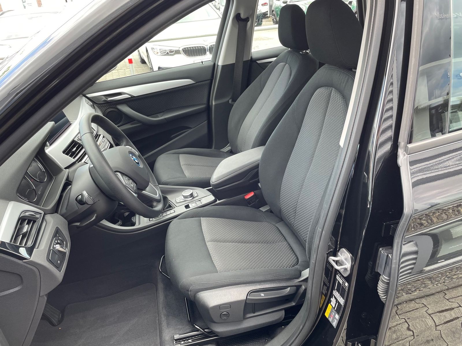 BMW X1 xDrive25e Advantage - Samsaru's Car Outlet