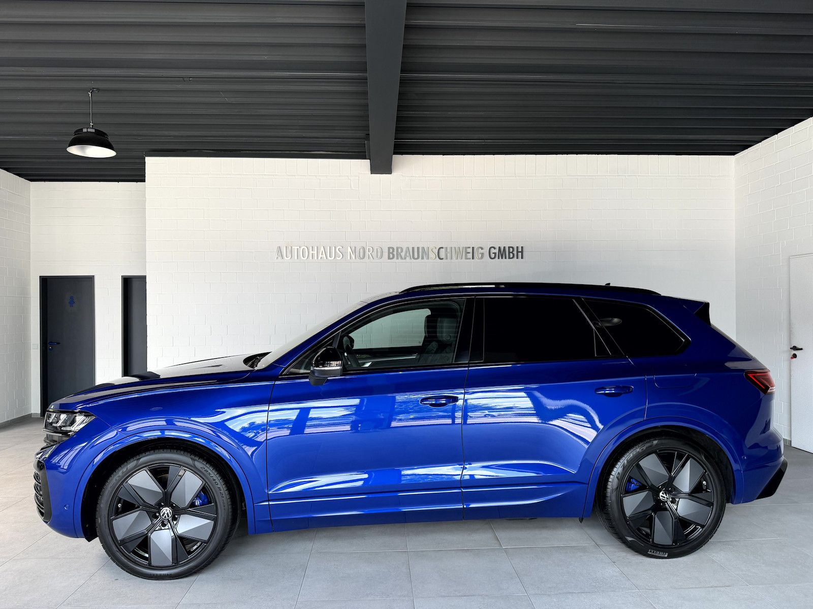 Volkswagen Touareg R 3.0TSI*BlackStyle*Pano*AHK*HUD*Massage