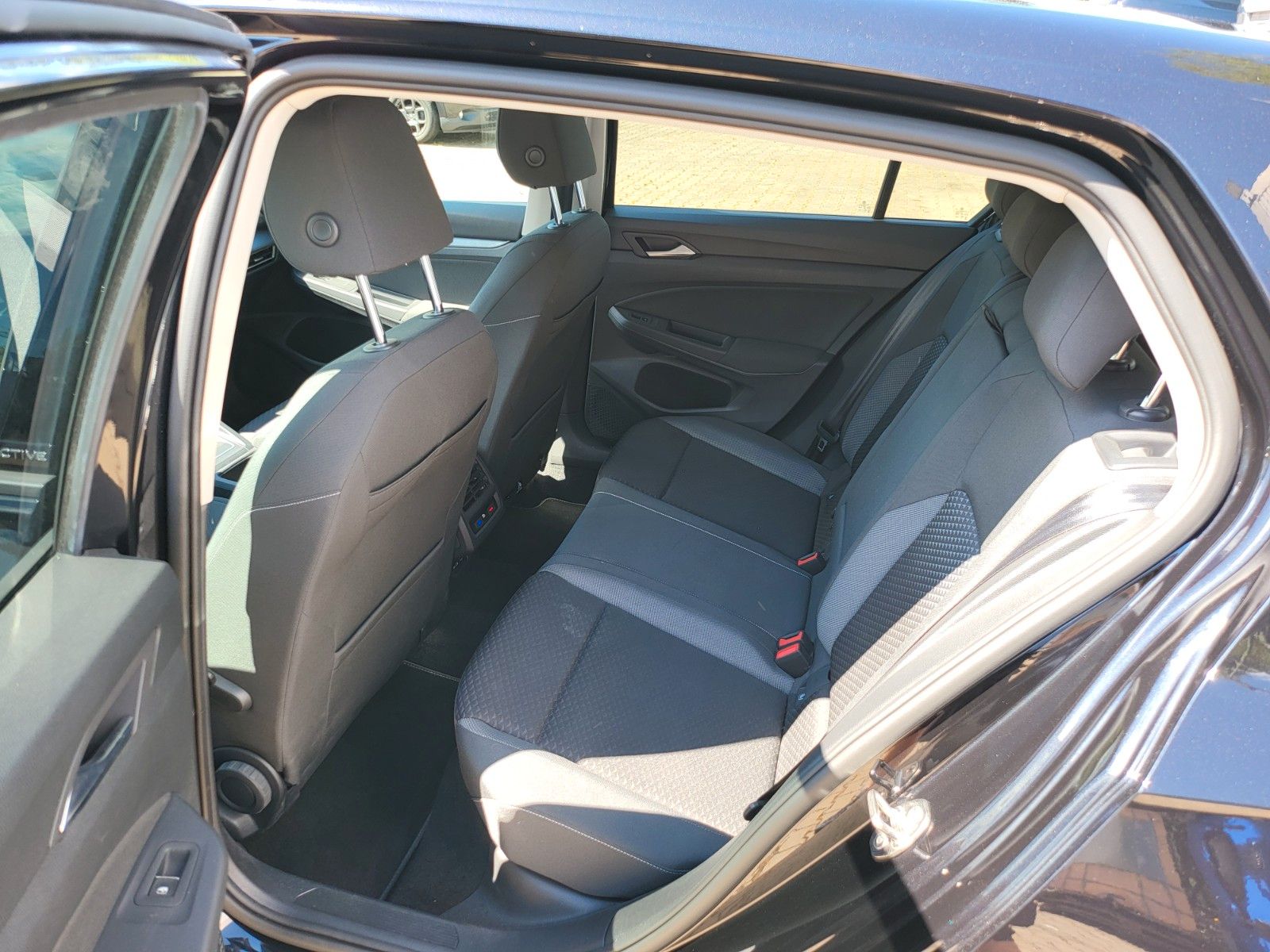 Volkswagen Golf VIII Lim. Active eTSI - Samsaru's Car Outlet