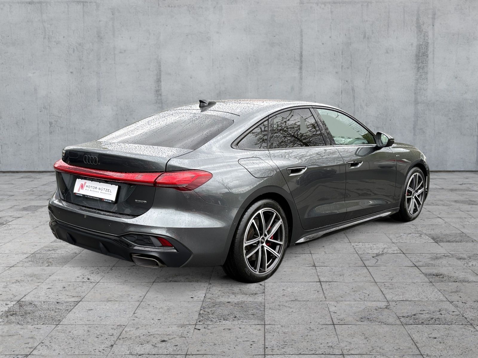 Audi A5 Lim e-hybrid 220kW S-LINE MATRIX+B&O+ACC+PANO
