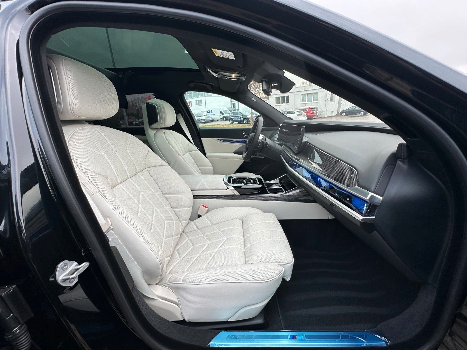 BMW 740d xDrive M Sport TV,Aut.Tür,SkyL,B&W,Luft