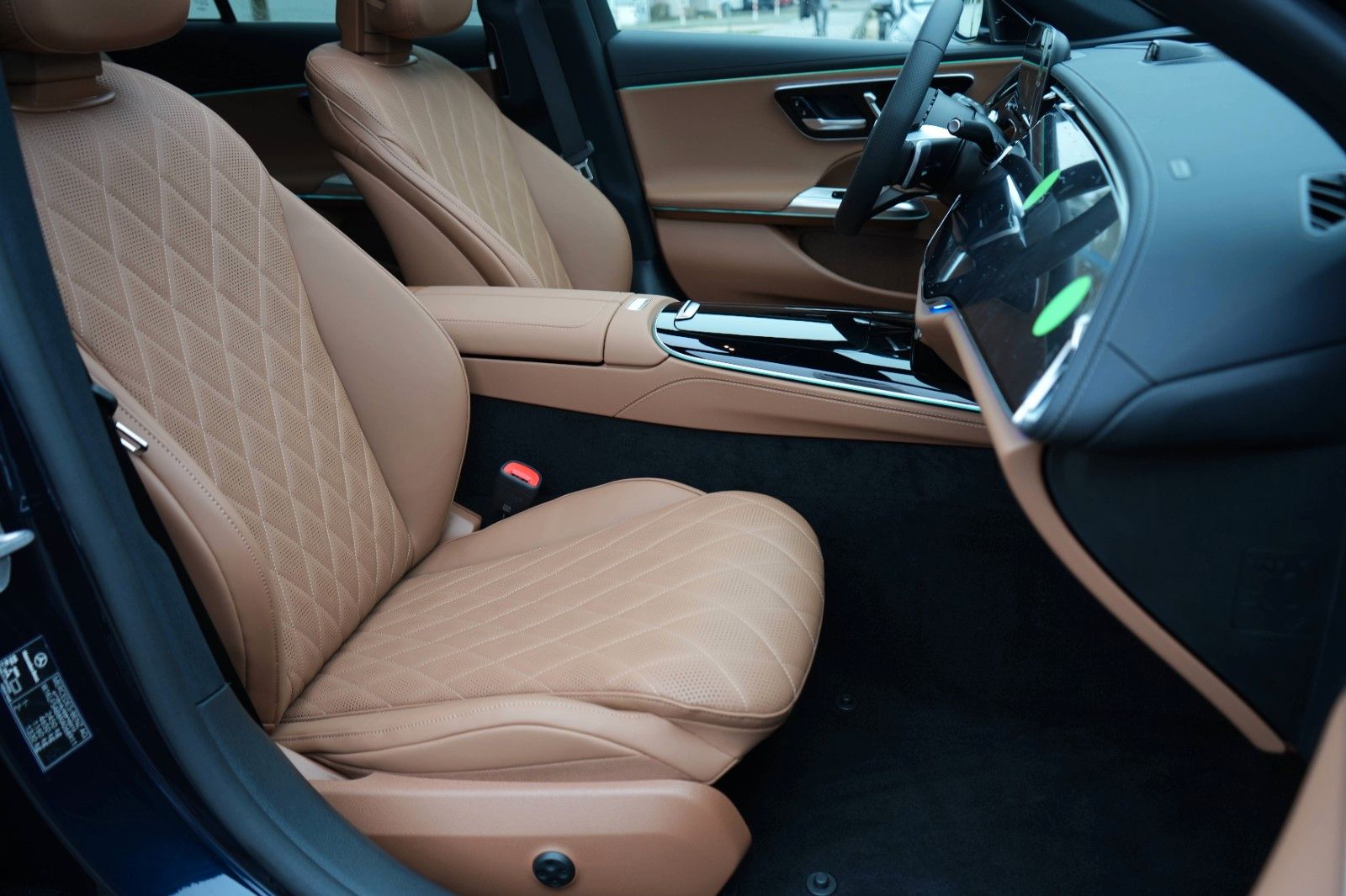 Mercedes-Benz E 200 AMG Premium Plus - Samsaru's Car Outlet
