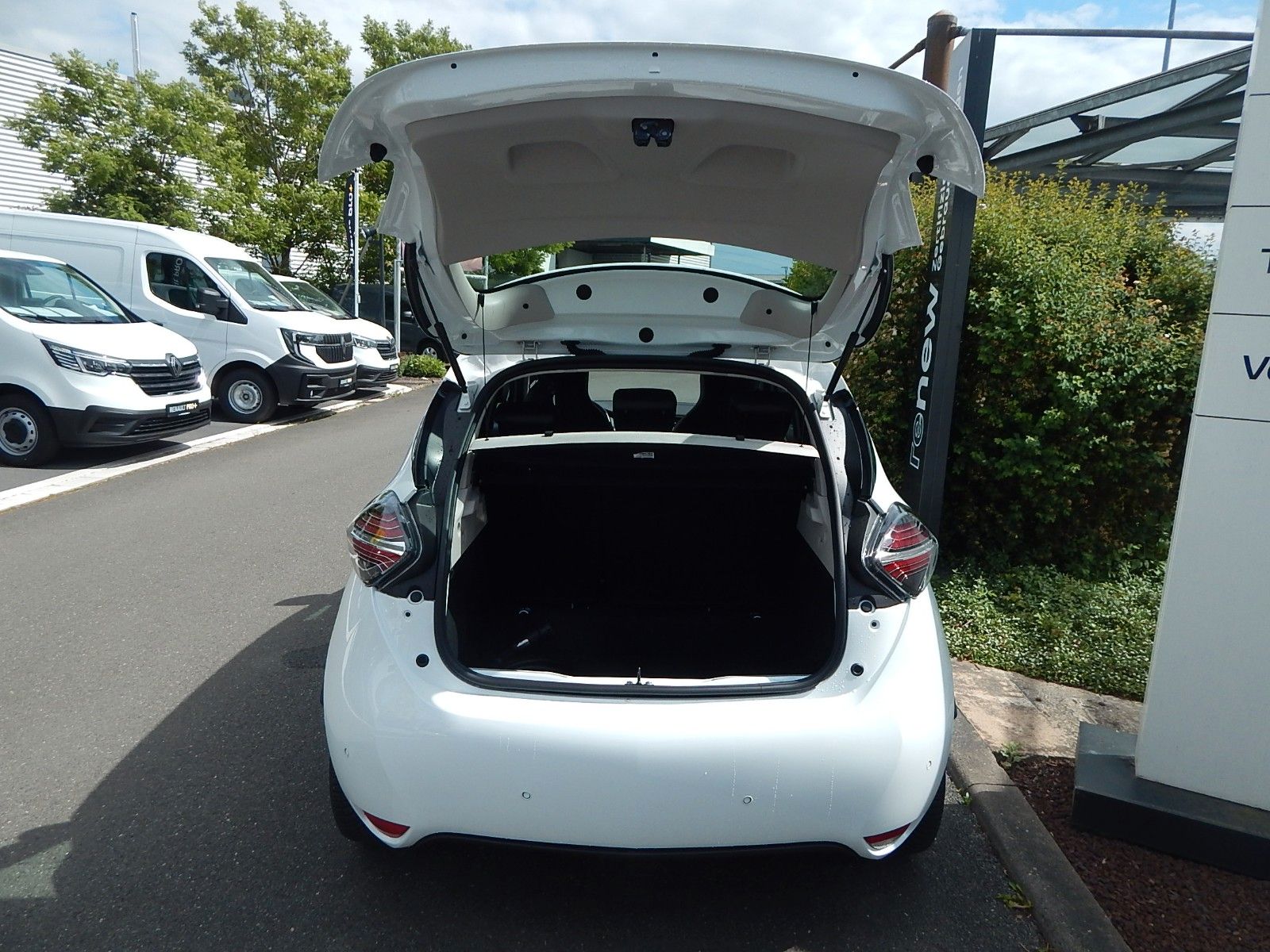 Renault ZOE Experience R110/Z.E. 50 - Samsaru's Car Outlet