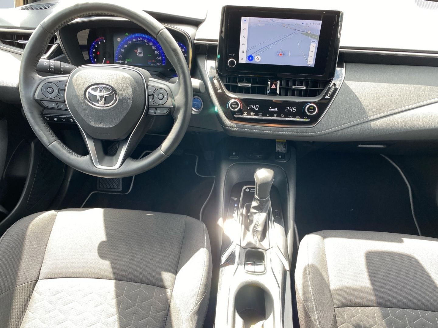 Toyota Corolla 1.8 Hybrid - Samsaru's Car Outlet