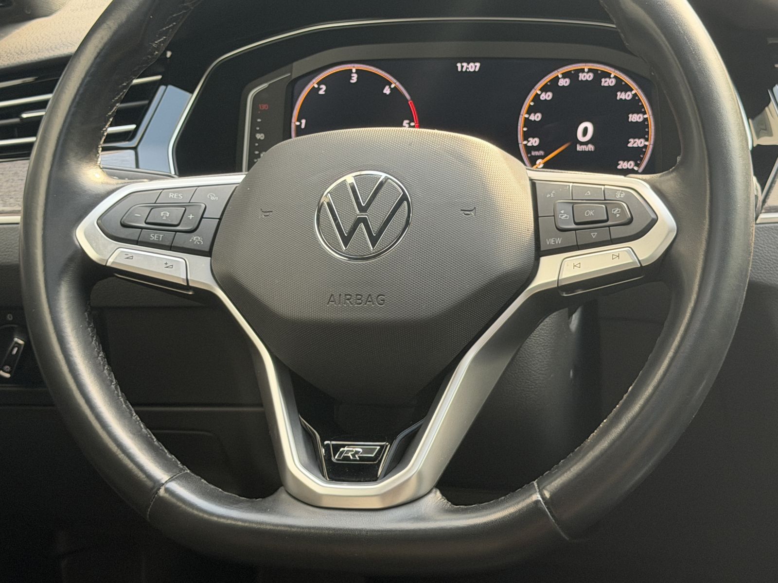 Volkswagen Passat R-Line LED Virtual Pano Massage H&K AHK