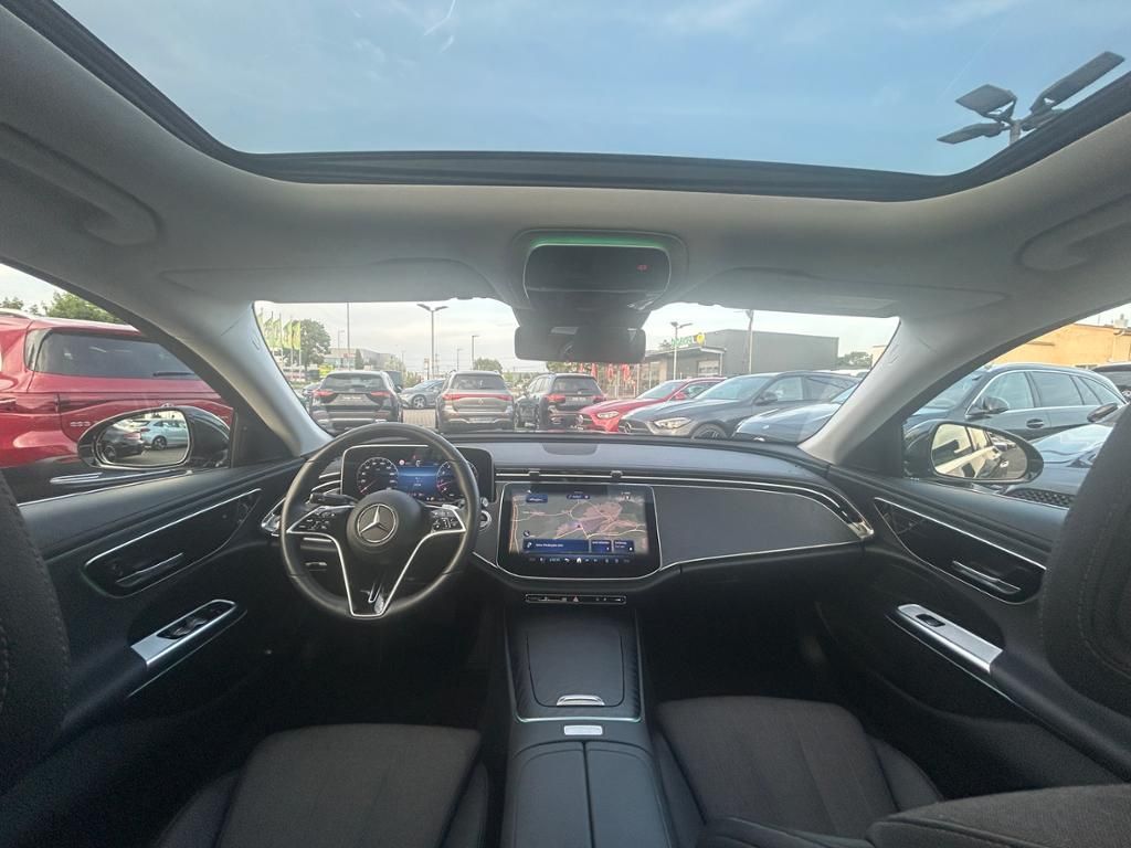 Mercedes-Benz E 200 - Samsaru's Car Outlet