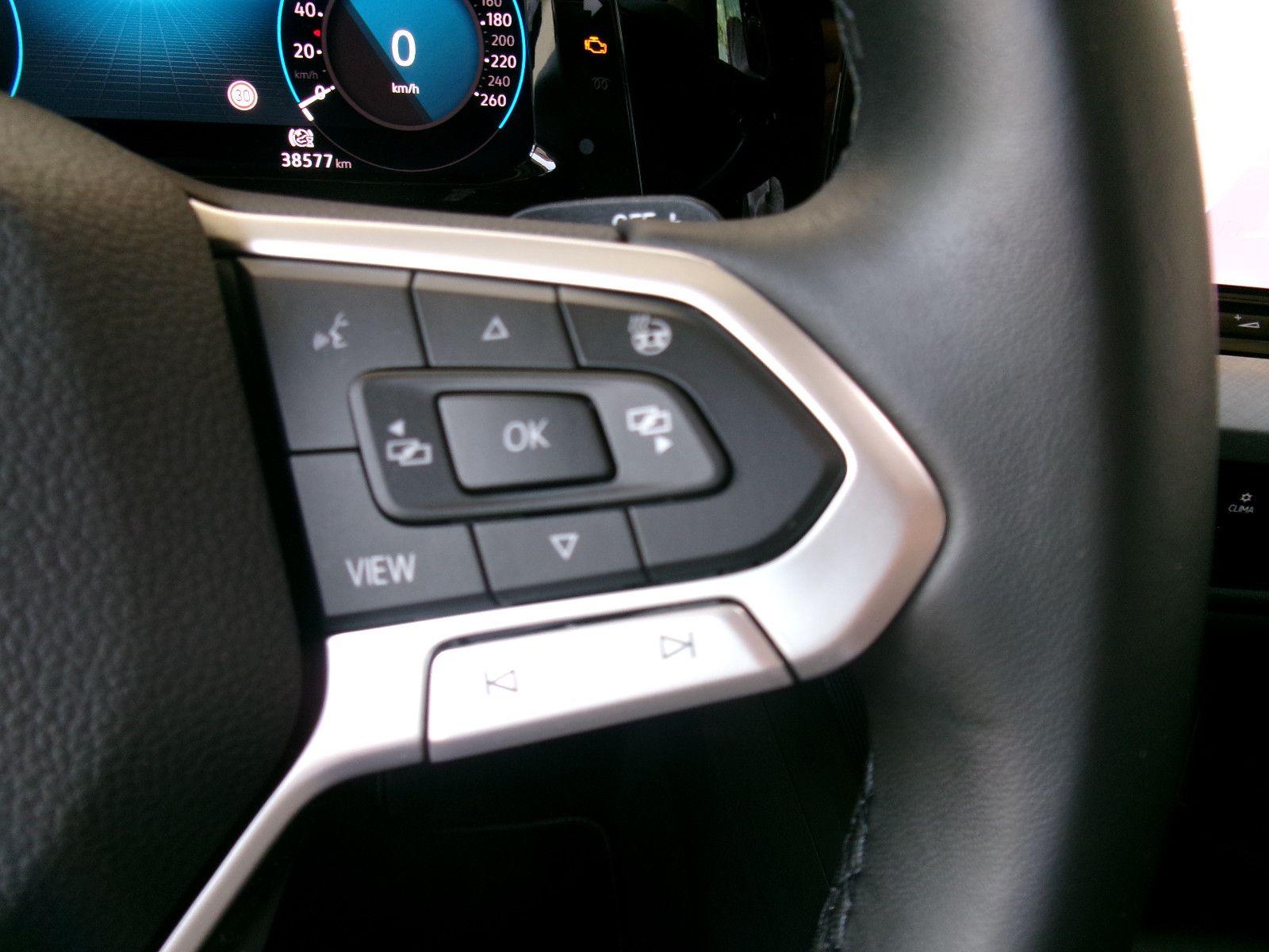 Volkswagen Golf VIII Variant eTSI Life - Samsaru's Car Outlet