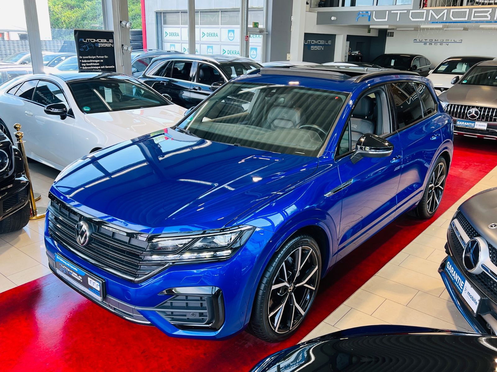 Volkswagen Touareg R-Line 4Motion - Samsaru's Car Outlet