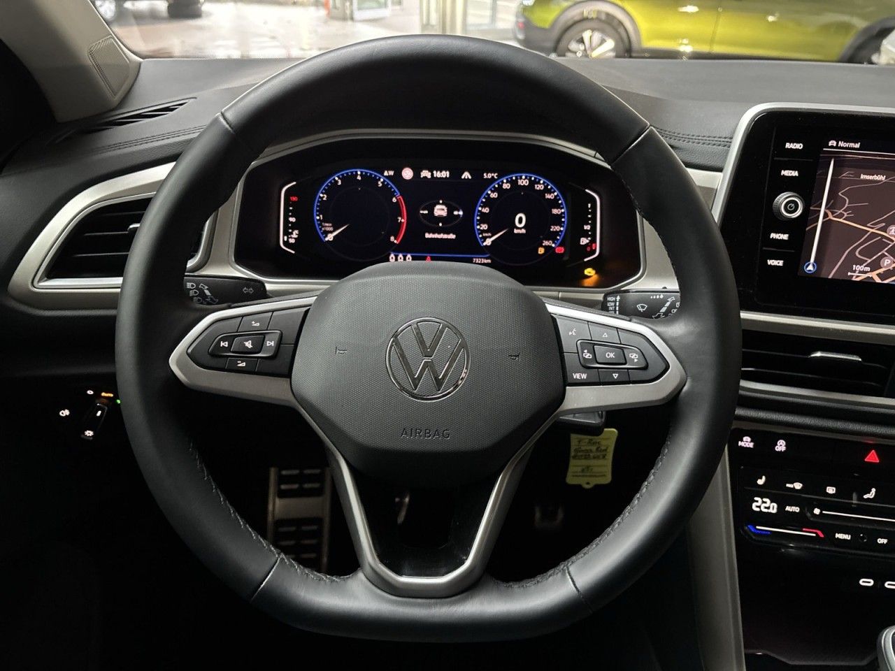 Volkswagen T-Roc 1.0 TSI MOVE - Samsaru's Car Outlet