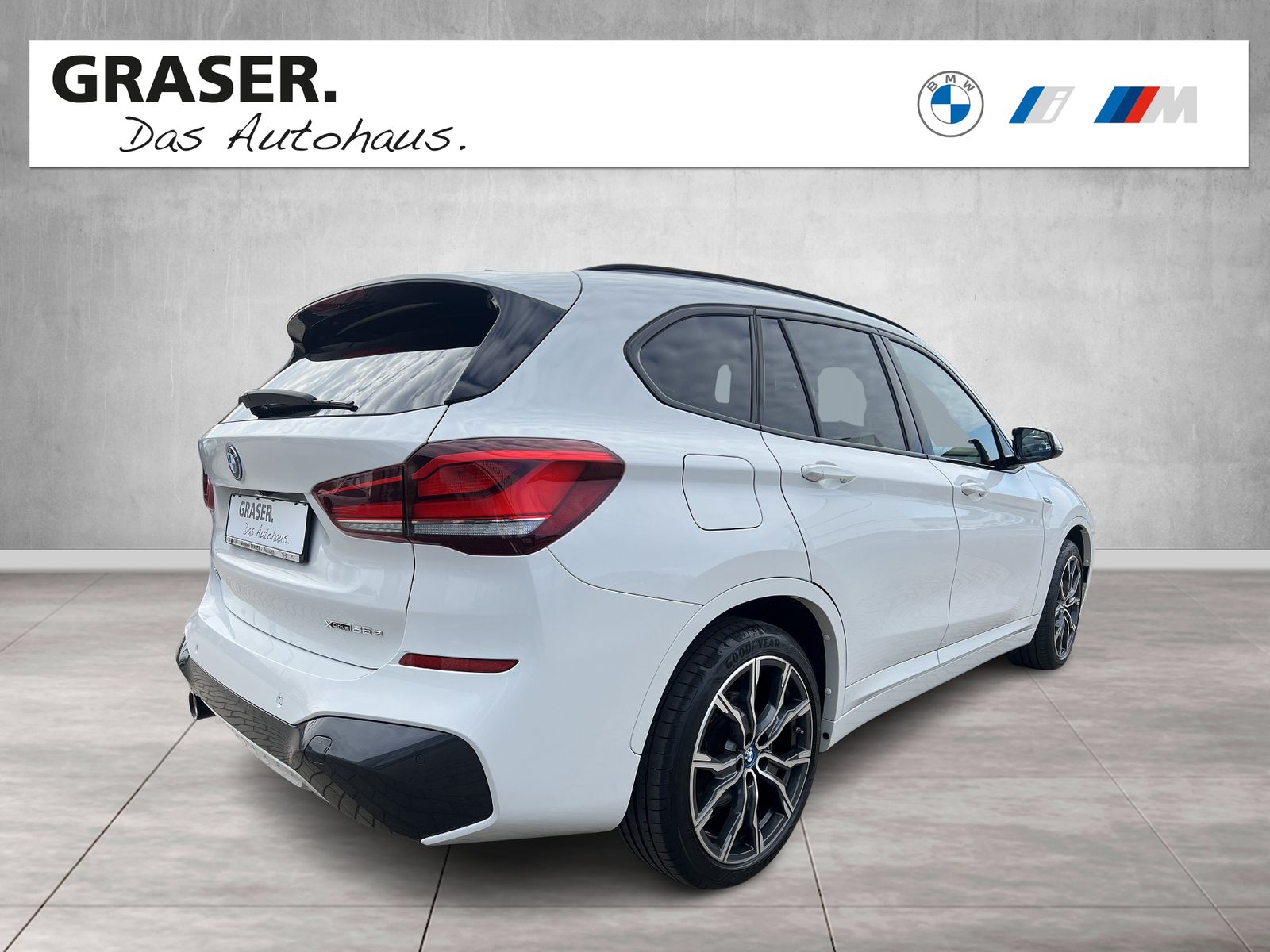 BMW X1 xDrive25e M Sportpaket - Samsaru's Car Outlet