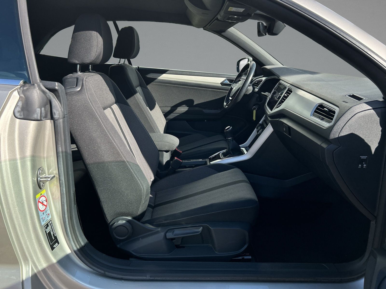Volkswagen T-Roc 1.0 TSI Style - Samsaru's Car Outlet