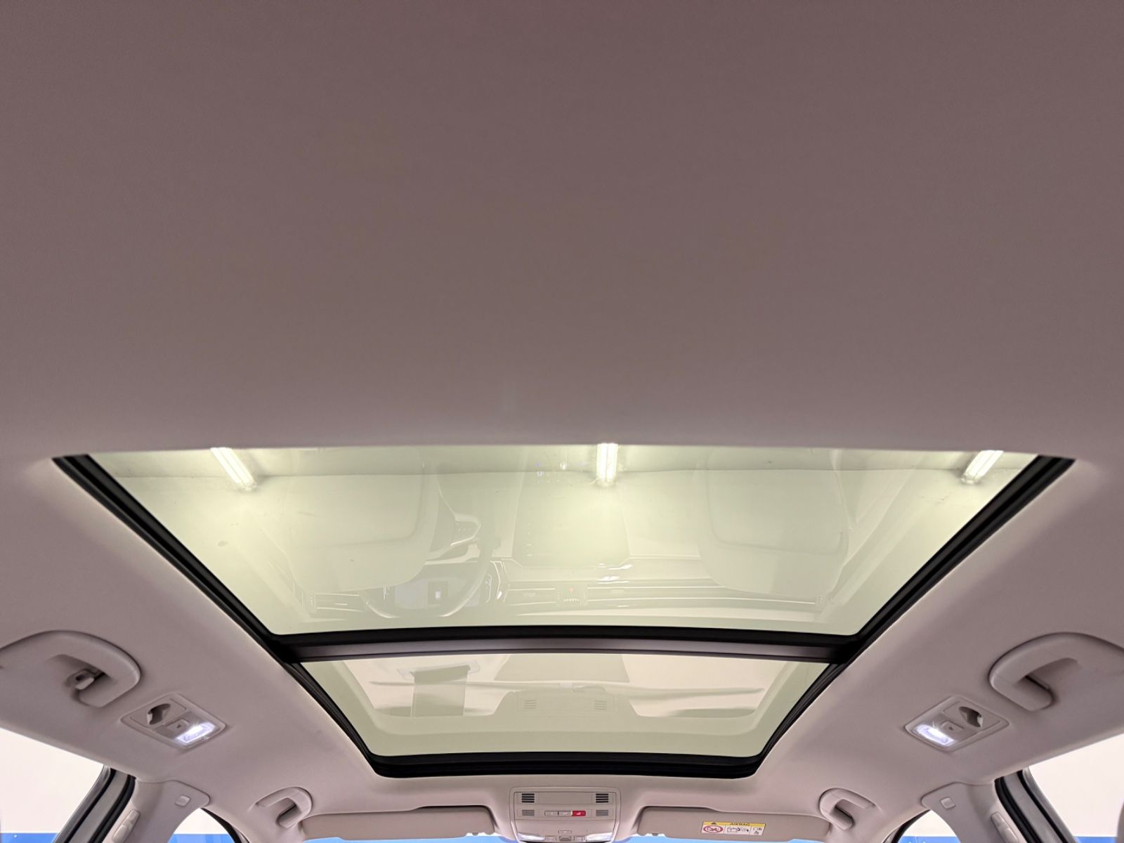 Volkswagen Passat Elegance 1.5 TSI - Samsaru's Car Outlet